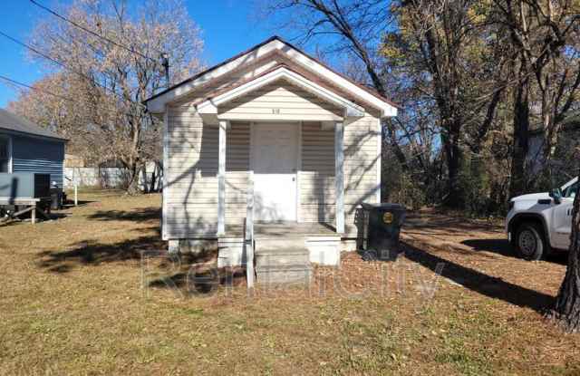 516 Brown St - 516 Brown Street, Dyersburg, TN 38024
