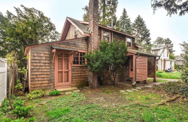 9 Kenneth Court - 9 Kenneth Court, Glen Cove, NY 11542