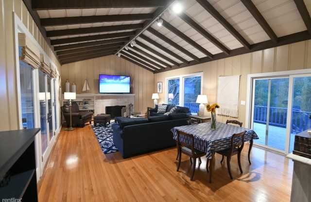 3824 Pebble Beach® Getaway Gallery 2