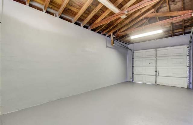 401 South Orion Avenue Gallery 3