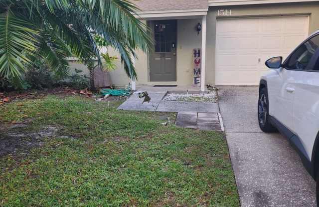 Charming 2BR Townhome in Largo - 1514 Adams Circle East, Pinellas County, FL 33771