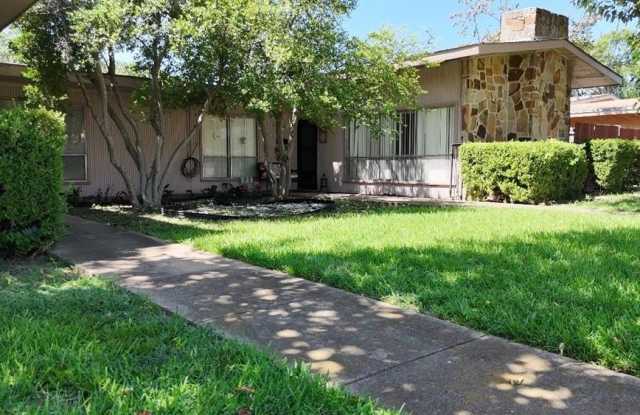 13422 Blossohheath Lane - 13422 Blossomheath Lane, Dallas, TX 75240