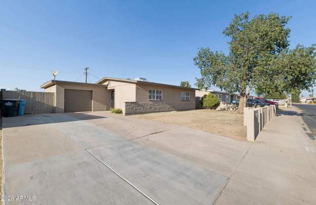 8050 W Weldon Avenue photos photos