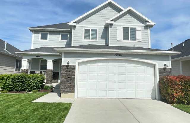 Great Home Available August 1. photos photos