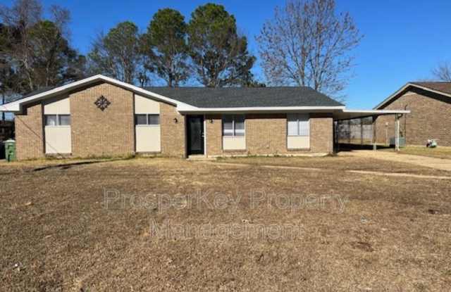 2745 N Wallace Dr - 2745 North Wallace Drive, Montgomery, AL 36116