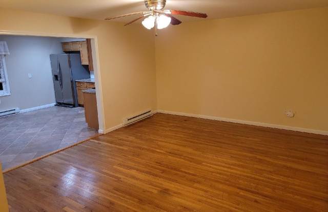 1171 Fischer Boulevard Gallery 4