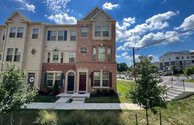 Bright and airy 3bd 3.5bth garage townhome located in Shannon Glen community. Gallery 1