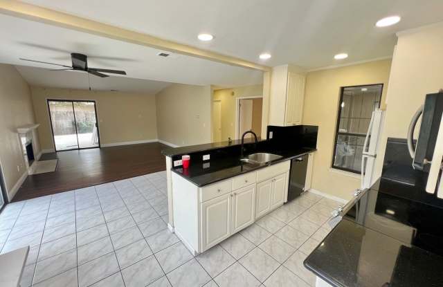 3 bed 2 bath in Lincoln Village West photos photos