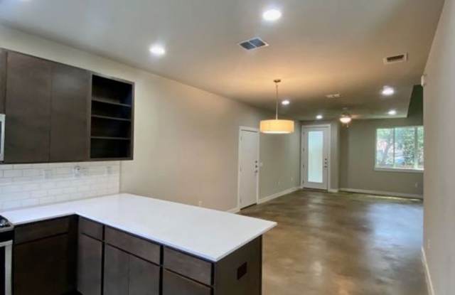Beautiful Home Move in Ready Located minutes from Southtown! photos photos Beautiful Home Move in Ready Located minutes from Southtown! photos photos