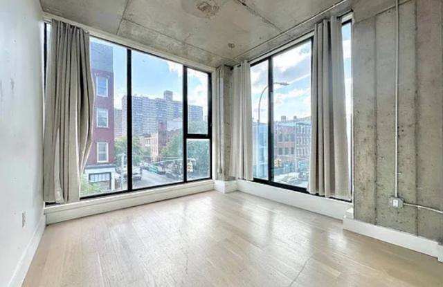 152 manhattan Gallery 3