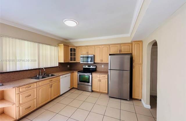 724 Moffett St photos photos