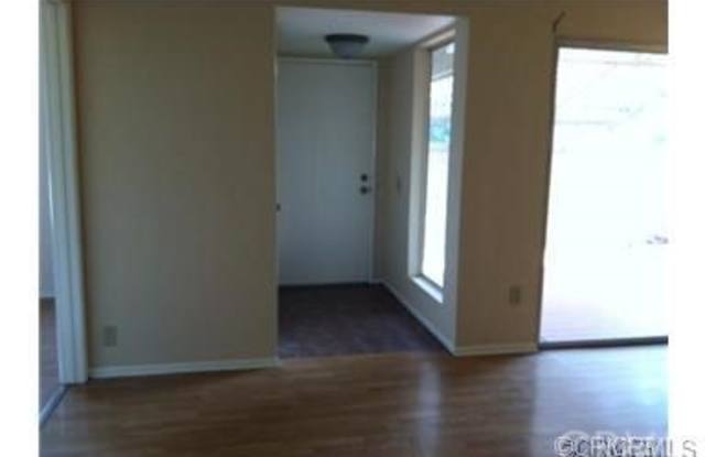 5327 Humboldt Drive Gallery 4