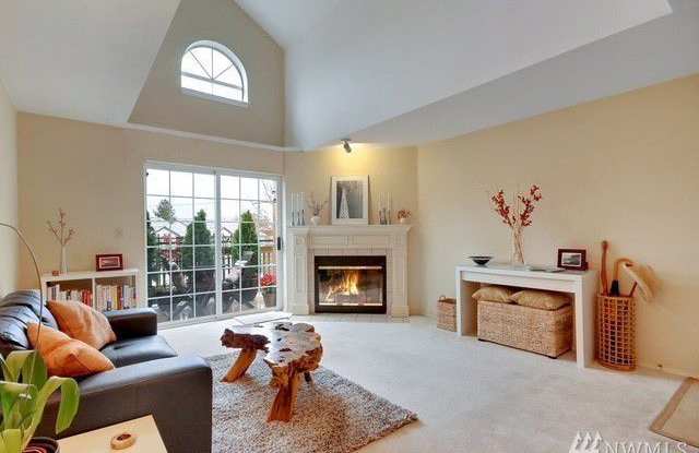 Top Level Condo in Des Moines photos photos