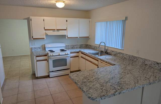 NW Palm Bay with city water!! Gallery 3