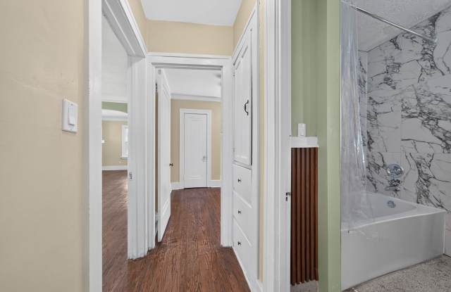 4812 Chalmers St Gallery 3