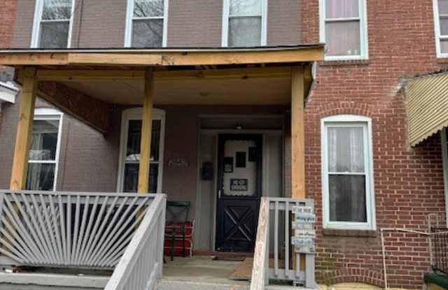 2843 West Garrison Avenue - 1 photos photos