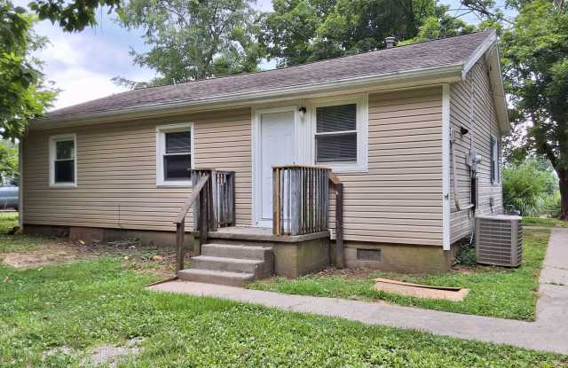 Charming 3 Bed, 1 Bath Home Radcliff City Limits, Minutes Away From Fort Knox!! Gallery 4