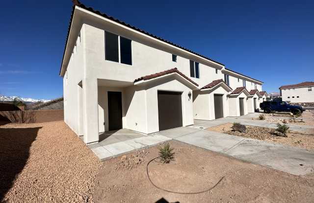 345 N 2480 W Unit 4 - 345 2480 West, Hurricane, UT 84737