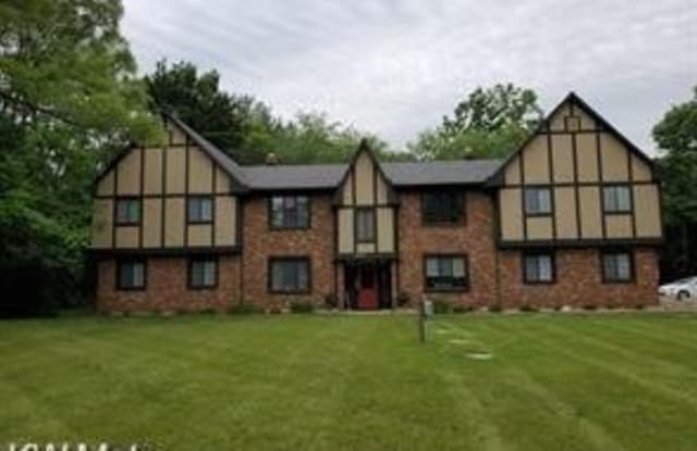 2049 N DUCK LAKE Road - 2049 Duck Lake Road North, Oakland County, MI 48356