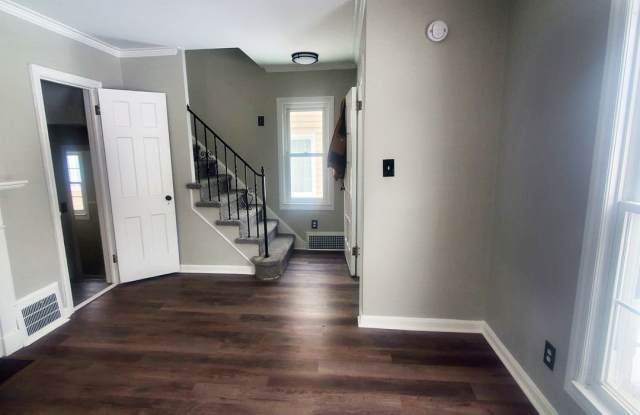 3 BED 1.5 BATH SINGLE FAMILY HOME IN CLEVELAND HEIGHTS! - 1088 Yellowstone Road, Cleveland Heights, OH 44121