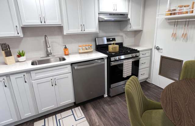 Woodcliffe Manor Apartments Gallery 3