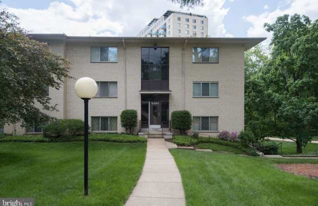 10444 ROCKVILLE PIKE - 10444 Rockville Pike, North Bethesda, MD 20852