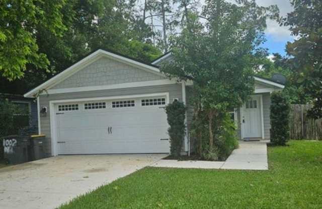 1002 Ingleside Ave photos photos