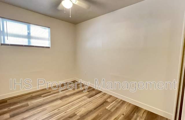 1008 Davenport Gallery 3