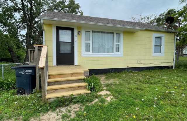 Available Now! photos photos Available Now! photos photos