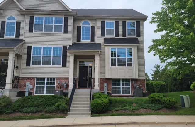 13 Melrose Court - 13 Melrose Court, South Elgin, IL 60177