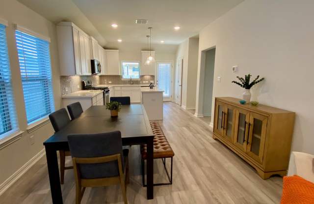 2033 Flametree Avenue Gallery 3