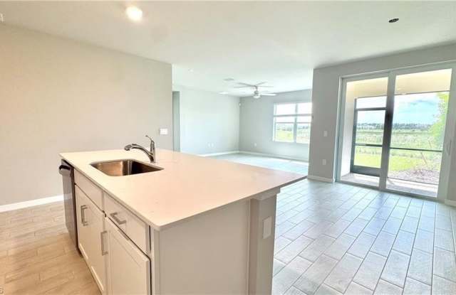 17710 Shade Tree Loop Gallery 4