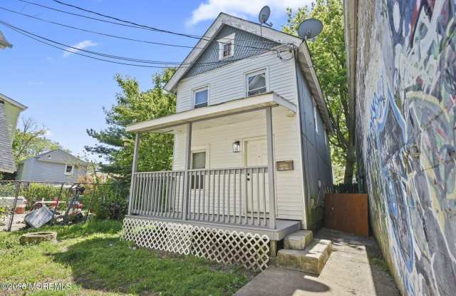 1006 Sewall Avenue Gallery 2