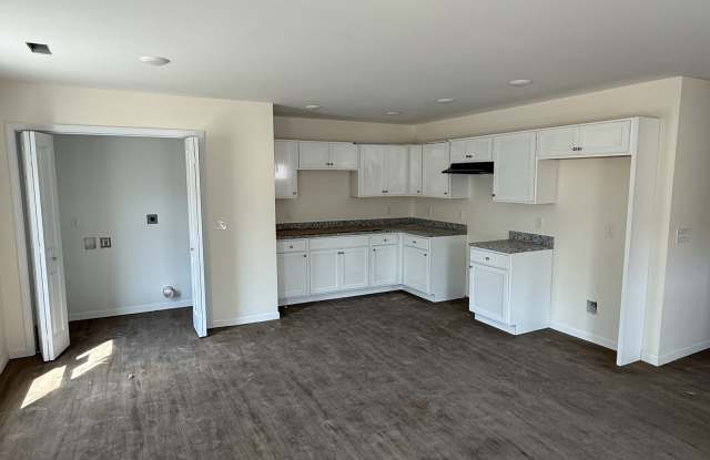 534 Jessamine Street - A Gallery 2