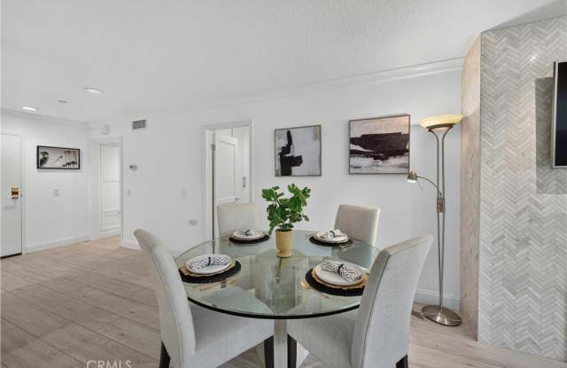 950 Cagney Gallery 3