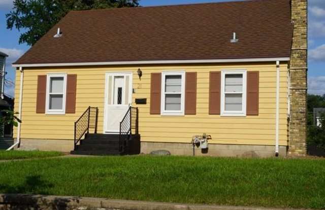 21 7th Avenue North - 21 7th Avenue North, Hopkins, MN 55343