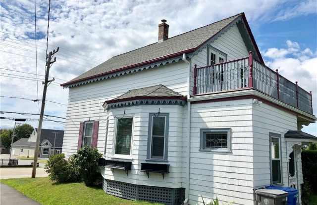 673 Aquidneck Avenue Gallery 3