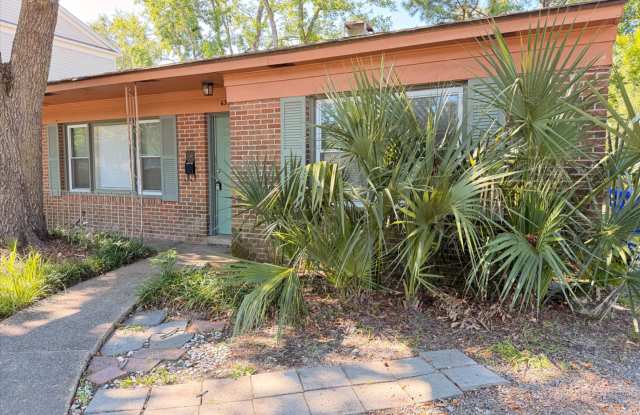 Move-In Ready South Windermere Duplex – Updated Interior & Prime Location! Gallery 1