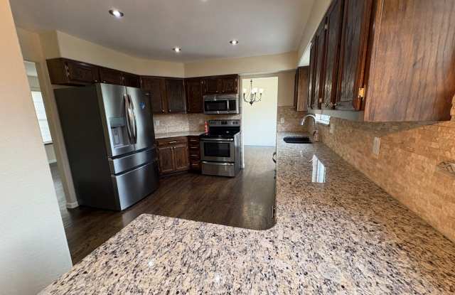 BEAUTIFUL HOME CLOSE TO FORT CARSON, SCHRIEVER SFB & PETERSON SFB!!!!!!!! Gallery 4