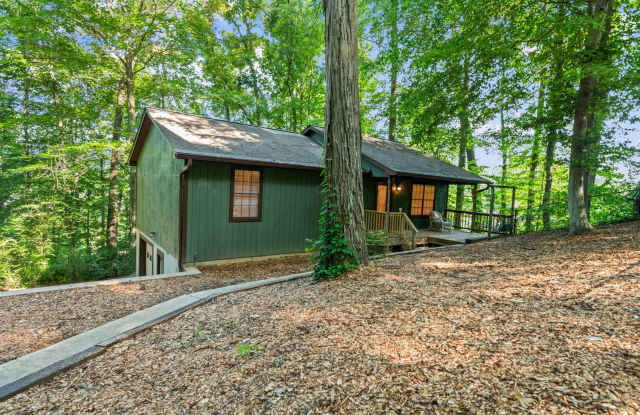 Beautifully Remodeled 3-Bedroom Home with Scenic Views and Spacious Living photos photos