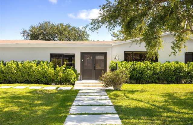 8401 SW 142nd St photos photos