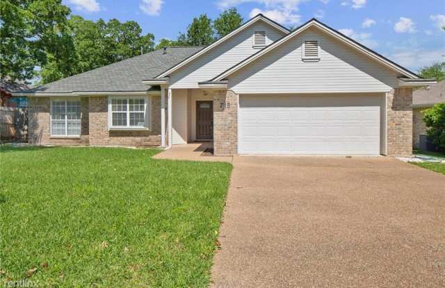 715 Summerglen Dr - 715 Summerglen Drive, College Station, TX 77840