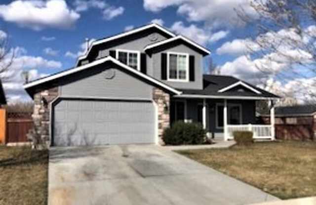 Charming Meridian home with 3 bed 2.5 bath and an office. Located in the Trailway Park Subdivision just off Ustick and Meridian Rd. photos photos