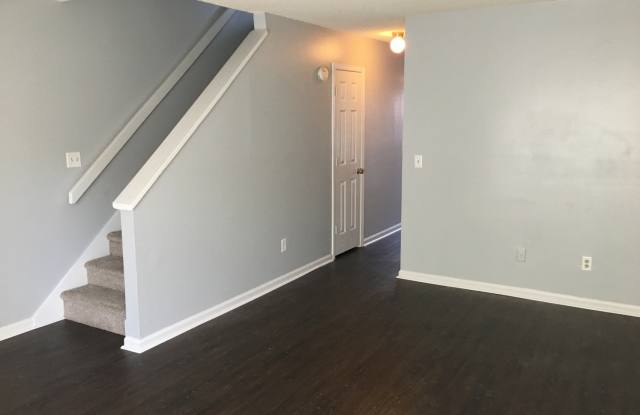 2 Bedroom 1.5 Bath Townhome On James Island! - 1422 Camp Road, Charleston, SC 29412