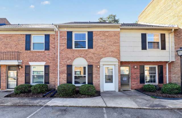 Beautiful Two Bedroom Condo in Ashbrook Community! Gallery 1