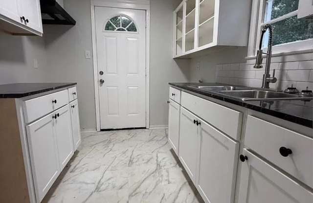 Renovated 3 Bed, 1 Bath Home on Avondale Rd Gallery 1