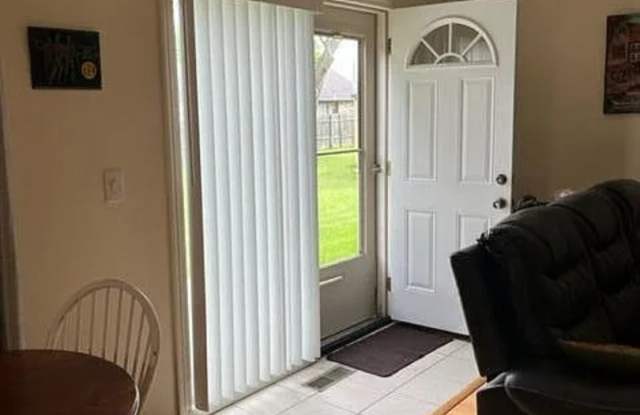 Charming 3BR House in Dayton Gallery 3