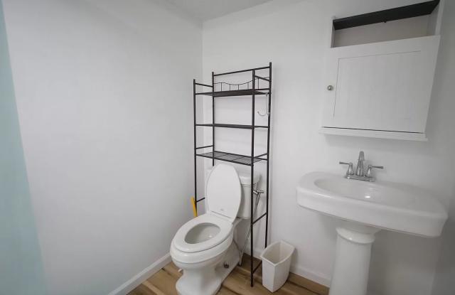 Studio Apartment for Rent at Dixon Dr photos photos