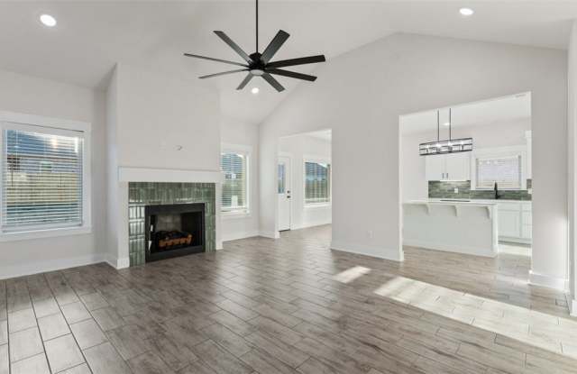 97 N Adler Avenue Gallery 3