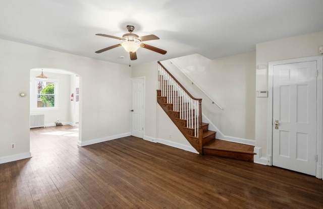 Capitol Hill Townhome | 3 Bed | 2 Bath | 1,350 Sf | Fenced-In Backyard photos photos